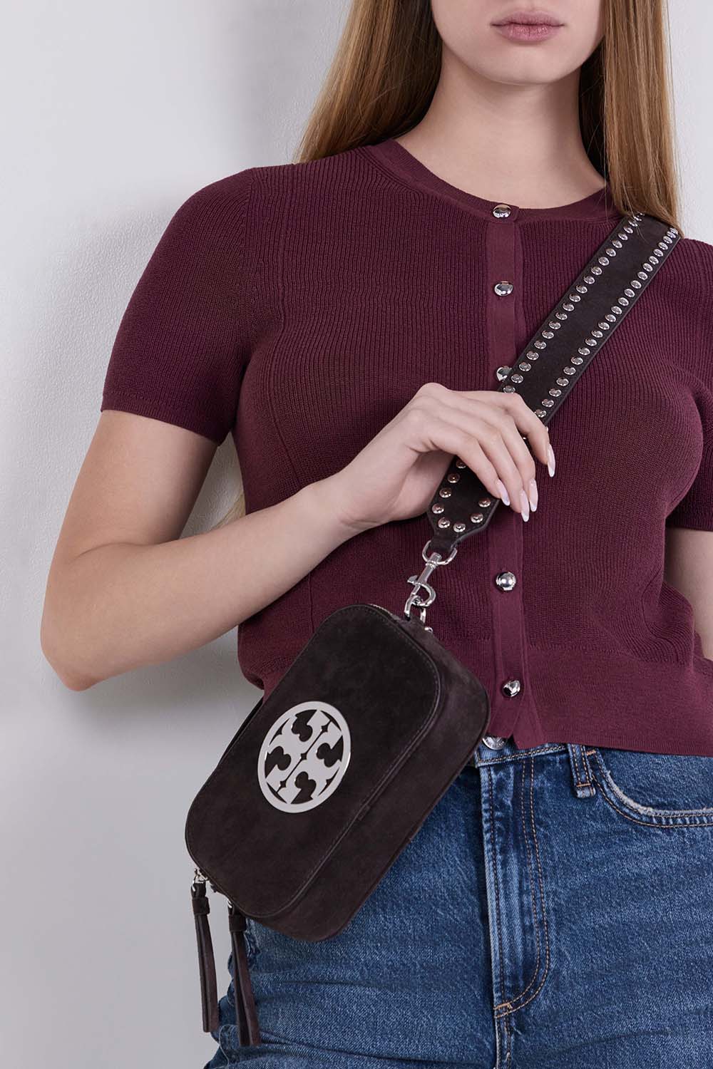 תמונת כל הלוק של תיק קרוסבודי בגודל מיני